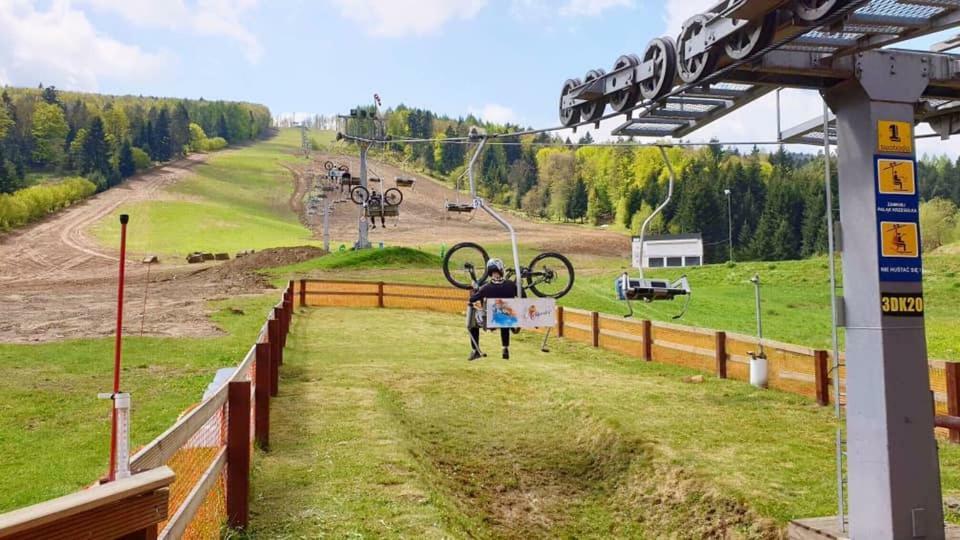 Pensjonat Laworta Ski Ustrzyki Dolne Exteriör bild